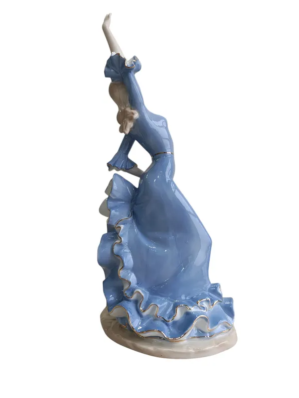Rosa_Flamenca_-_Pink_&_Gold_Porcelain_Dancer_Sculpture
