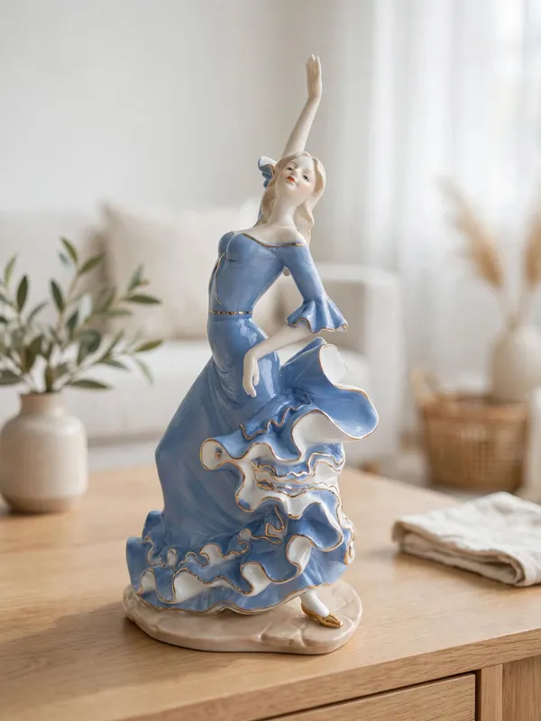 Rosa_Flamenca_-_Pink_&_Gold_Porcelain_Dancer_Sculpture