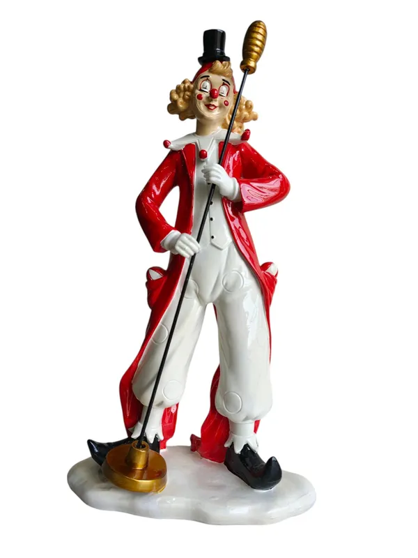 Showtime_Smile_-_Vintage_Ringmaster_Clown_with_Gold_Staff_Figurine