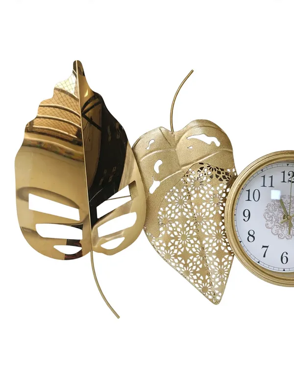 Sparkling_Art_Gallery_-_Luxury_4-Leaf_Golden_Metal_Wall_Clock_-_Modern_Decorative_Wall_Clock_for_Living_Room