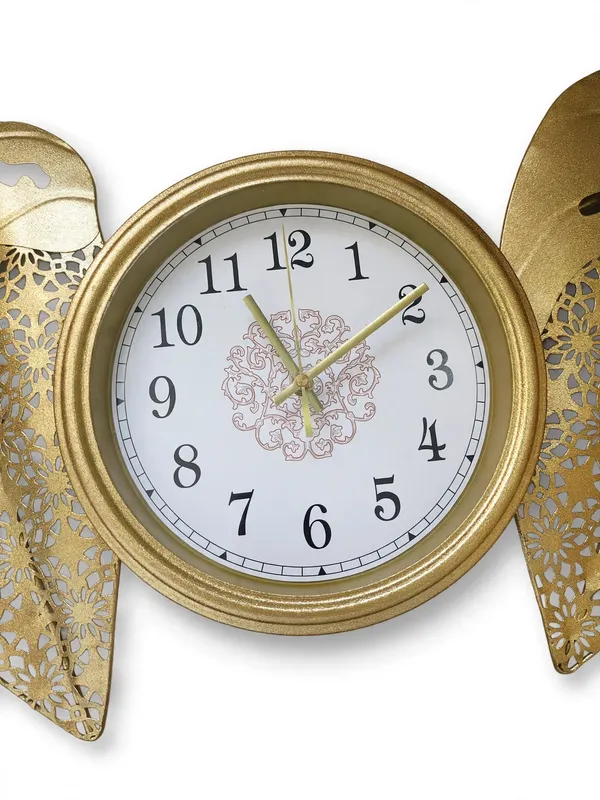 Sparkling_Art_Gallery_-_Luxury_4-Leaf_Golden_Metal_Wall_Clock_-_Modern_Decorative_Wall_Clock_for_Living_Room