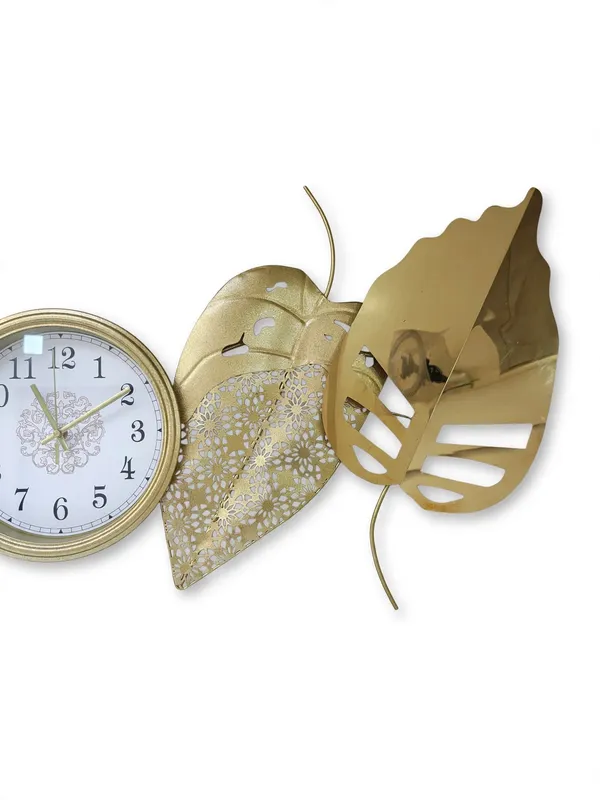 Sparkling_Art_Gallery_-_Luxury_4-Leaf_Golden_Metal_Wall_Clock_-_Modern_Decorative_Wall_Clock_for_Living_Room