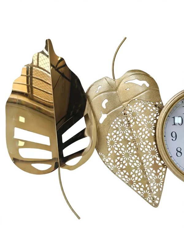 Sparkling_Art_Gallery_-_Luxury_4-Leaf_Golden_Metal_Wall_Clock_-_Modern_Decorative_Wall_Clock_for_Living_Room