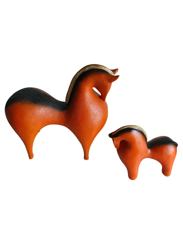 Nordic_Harmony_Horse_Duo_ï¿½_Modern_Decorative_Sculpture_Set