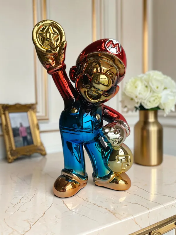 Super_Mario_Champion_Table_Decor_Figurine