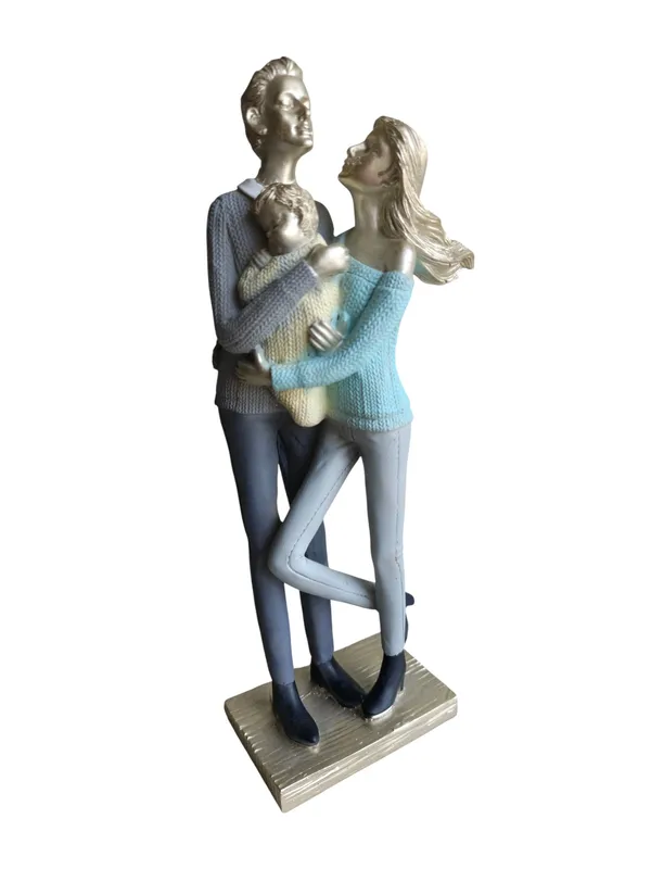 Silver_Family_With_Newborn
