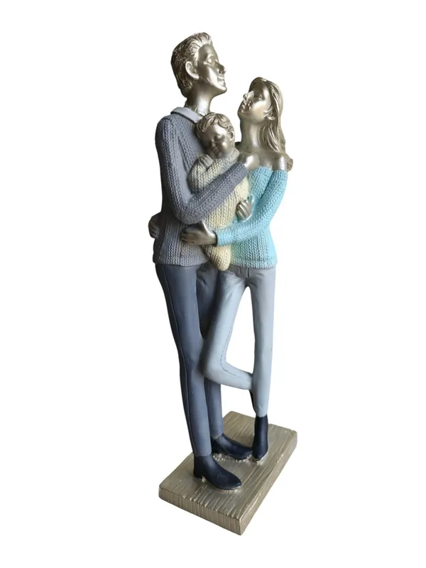 Silver_Family_With_Newborn
