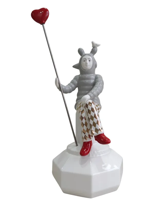 The_Lover_-_Sculpture_by_Jaime_Hayon_for_Lladr�