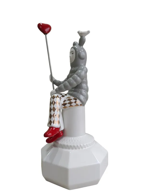 The_Lover_-_Sculpture_by_Jaime_Hayon_for_Lladr�