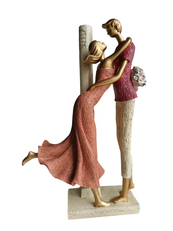 The_Maroon_Couple_Figurine_-_"Eternal_Embrace