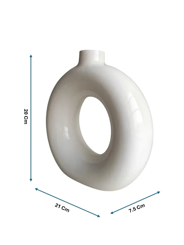 The_White_Donut_Vase_-_"Cloud_Ring"