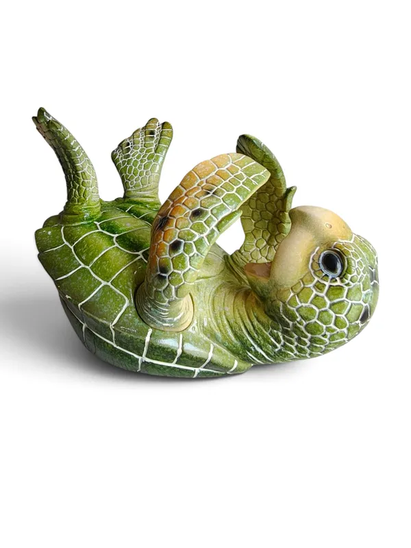 Tipsy_Turtle_-_Happy_Green_Sea_Turtle_Bottle_Holder