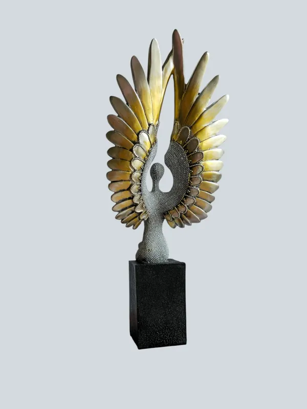 Silver_Glittering_Lady_with_Open_Wings