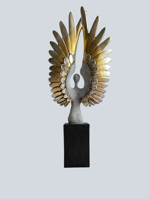 Silver_Glittering_Lady_with_Open_Wings