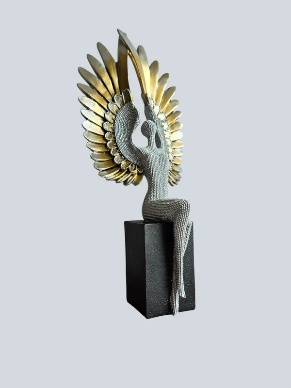 Silver_Glittering_Lady_with_Open_Wings