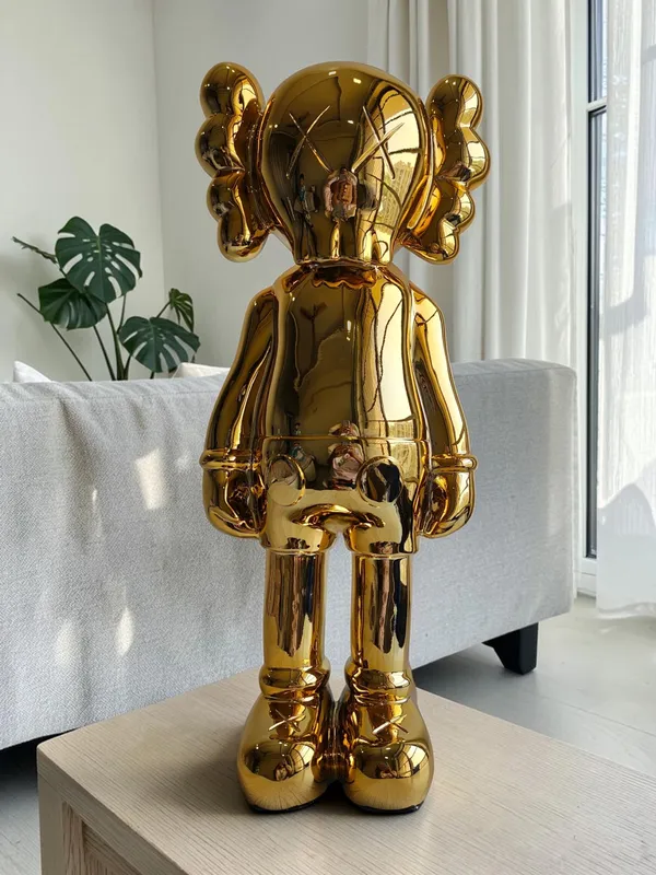 Luxury_Kaws_Art_Figurine_(Mirror_Finish)
