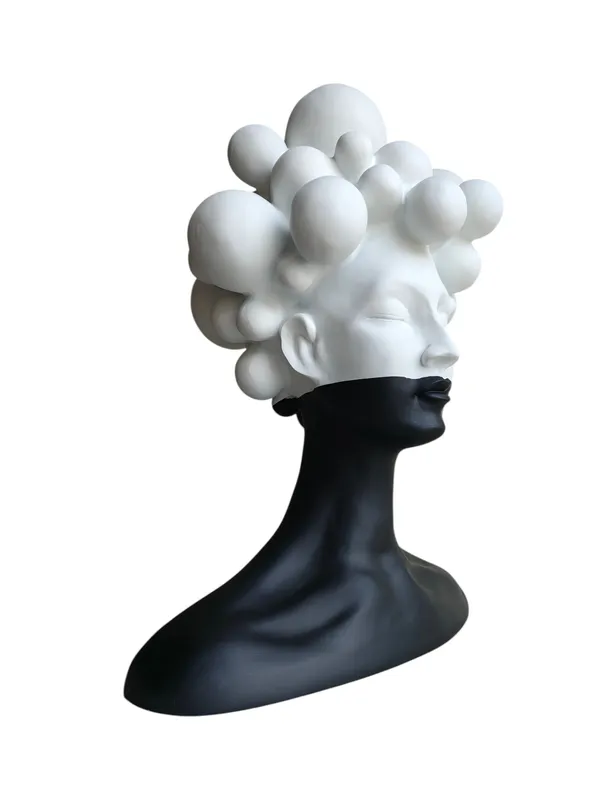 Dreaming_Cloud_Woman_Bust_Large-Bubble_Hair_Lady