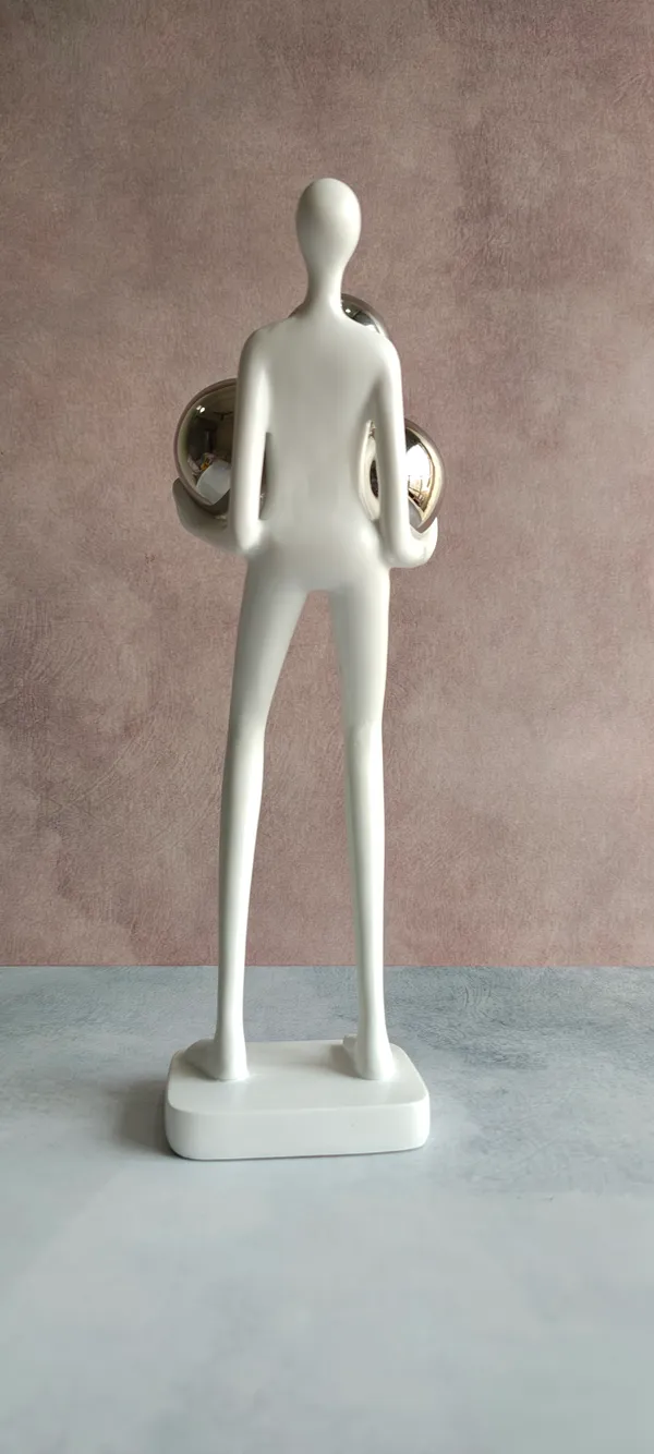 White_Three_Ball_Figure