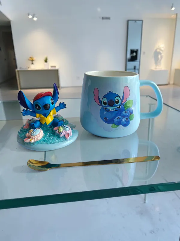 Stitch_3D-_Mug_&_Lid_Set_-_Waistcoat_Blueberry_Edition