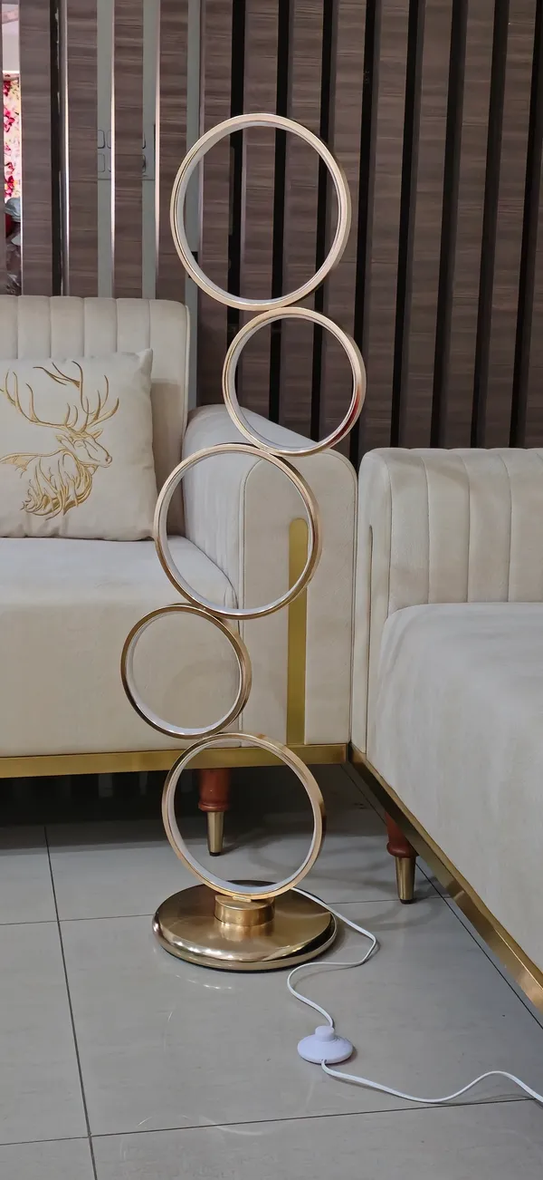 Ring_Shaped_Floor_Lamp