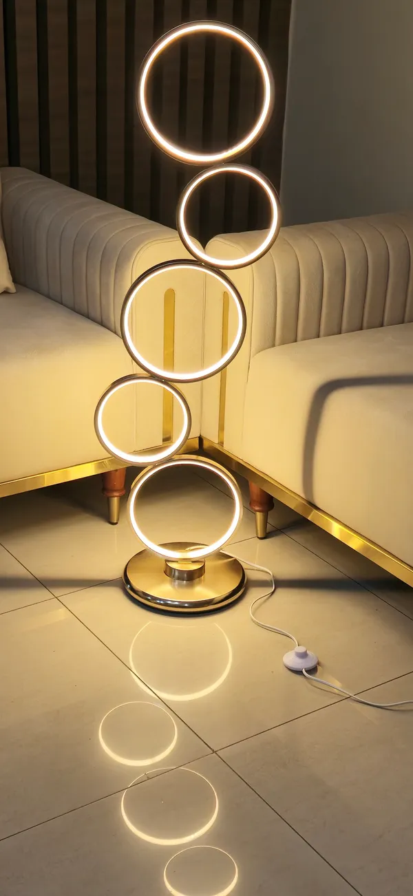 Ring_Shaped_Floor_Lamp