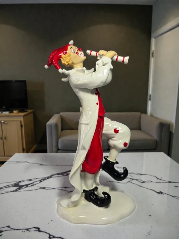 Clown_with_Pipe