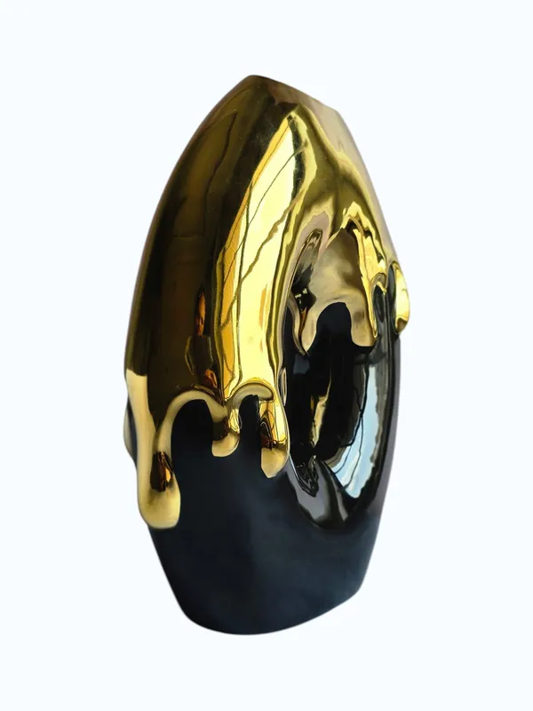 Black_&_Golden_Ceramic_Premium_Melting_Gold_Vase