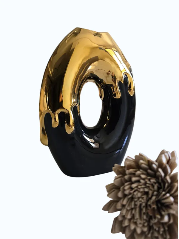 Black_&_Golden_Ceramic_Premium_Melting_Gold_Vase