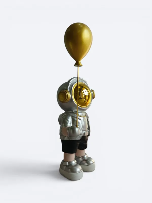 Silver_Headphone_boy_with_Balloon