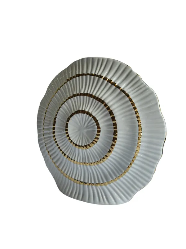 White_&_Golden_Shell_Shaped_Vase