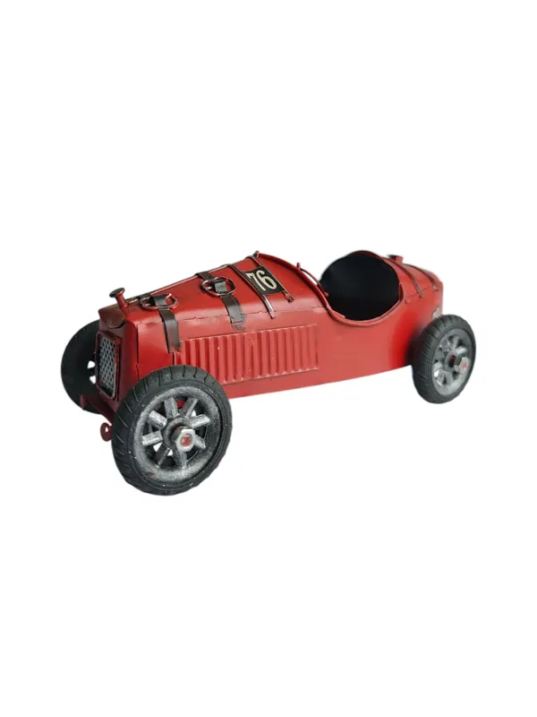 Red_Vintage_Metal_Car_Showpiece