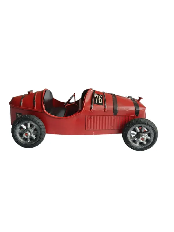 Red_Vintage_Metal_Car_Showpiece