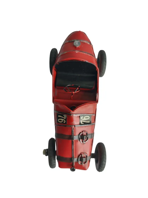 Red_Vintage_Metal_Car_Showpiece