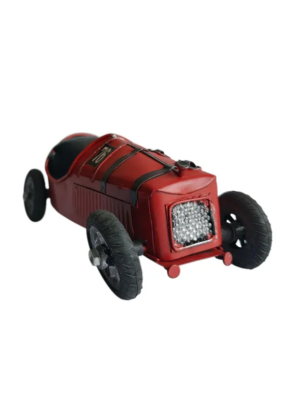 Red_Vintage_Metal_Car_Showpiece