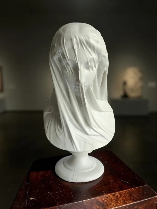 Veil_Lady_Bust_White