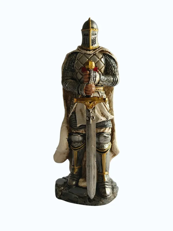 Standing_Knight