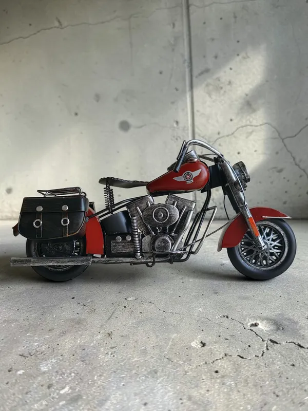 Vintage_Metal_Bike_Showpiece