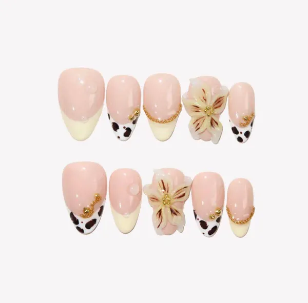 BLUSH_CHARM_NAILS