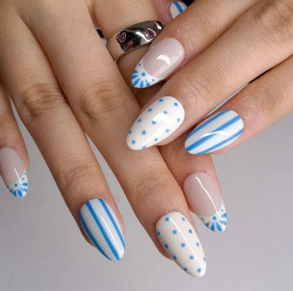 blue_retro_nails