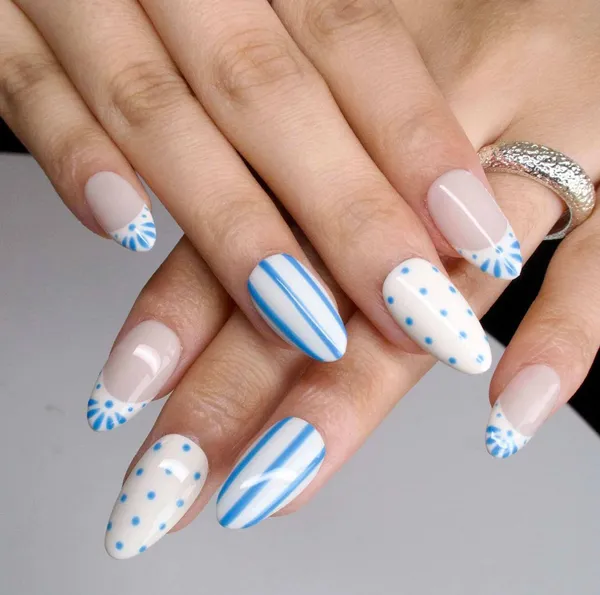 blue_retro_nails