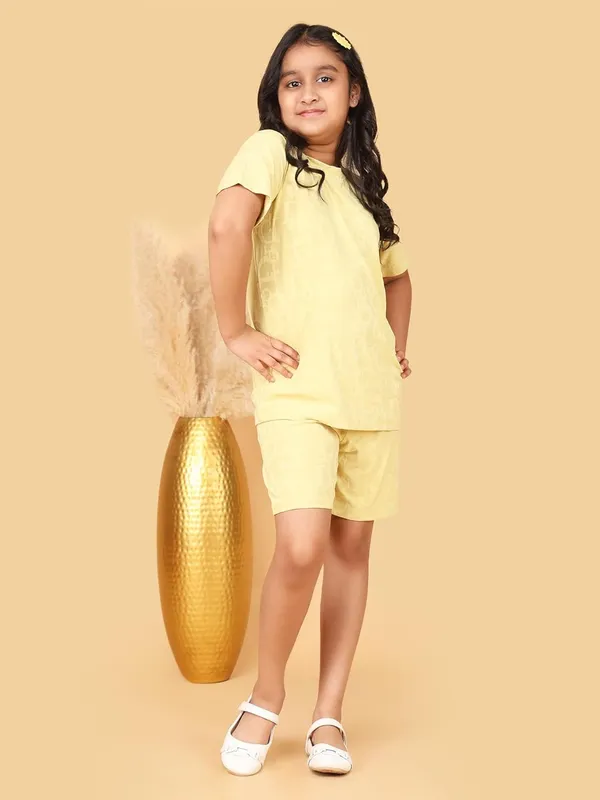 Lemon_Cotton_Short_Sleeve_T-Shirt_With_Shorts_Co-Ord_Set_For_Girls