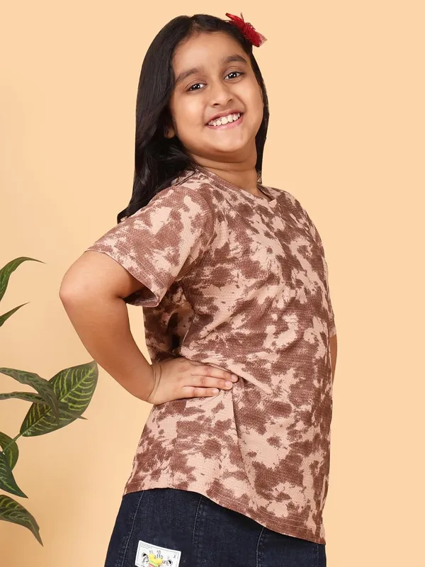 Brown_Cotton_Tie-Dye_Print_Short_Sleeve_Round_Neck_T-Shirt_For_Kids,_Regular_Fit,_Casual_Wear