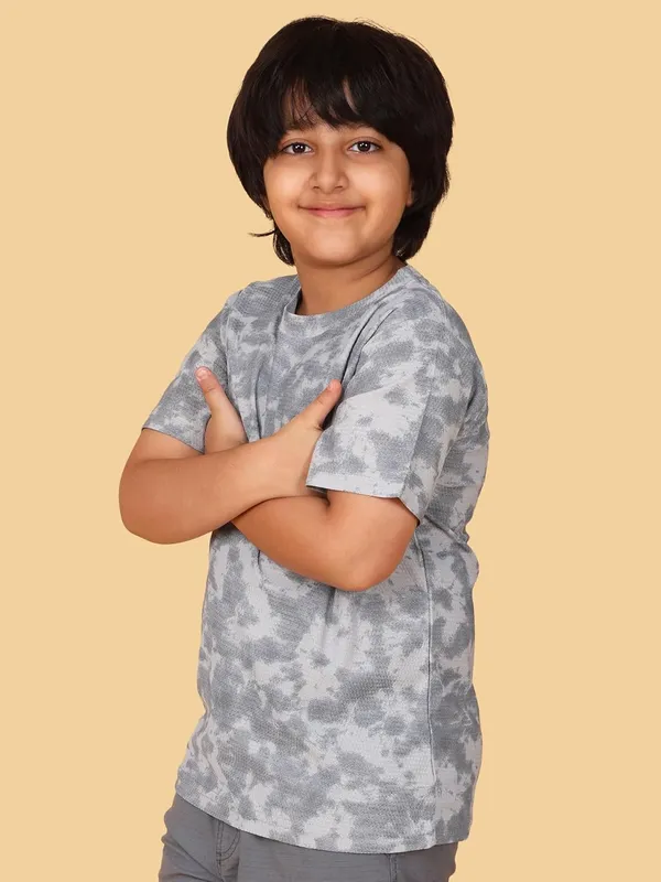Grey_Soft_Cotton_Casual_T-Shirt_For_Boys,_Stylish_Crew_Neck_Short_Sleeve_Tee,_Summer_Outfits_&_Gifting