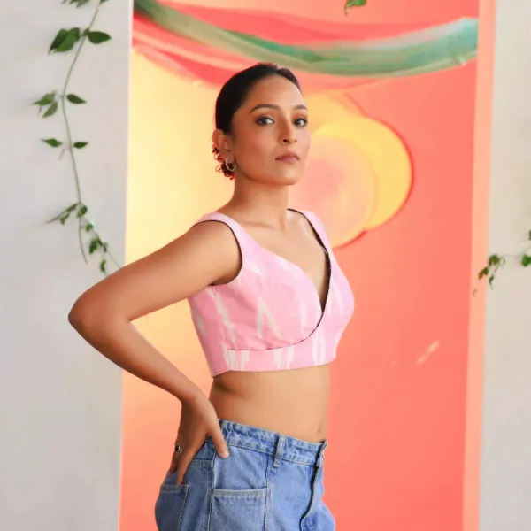 Pink_And_Black_Reversible_Sweetheart_Neck_Ikkat_Blouse_Two_Looks_In_Pink_&_Black