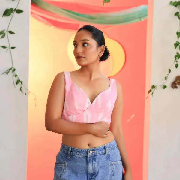 Pink_And_Black_Reversible_Sweetheart_Neck_Ikkat_Blouse_Two_Looks_In_Pink_&_Black