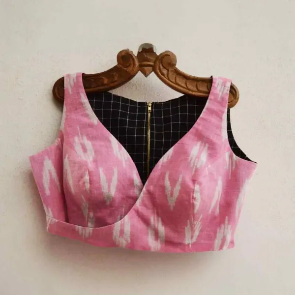 Pink_And_Black_Reversible_Sweetheart_Neck_Ikkat_Blouse_Two_Looks_In_Pink_&_Black
