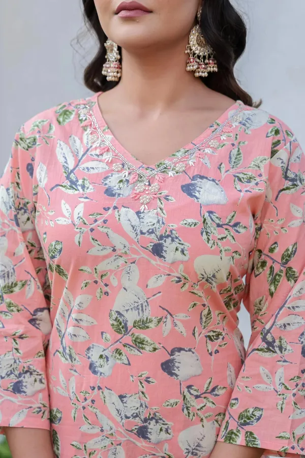 Peach_Floral_Printed_Cotton_Suit_Set_With_Dupatta_For_Women_&_Girls