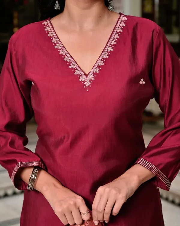 Wine_Maroon_Silk_Blend_Suit_Set_With_Woven_Dupatta_For_Women_&_Girls