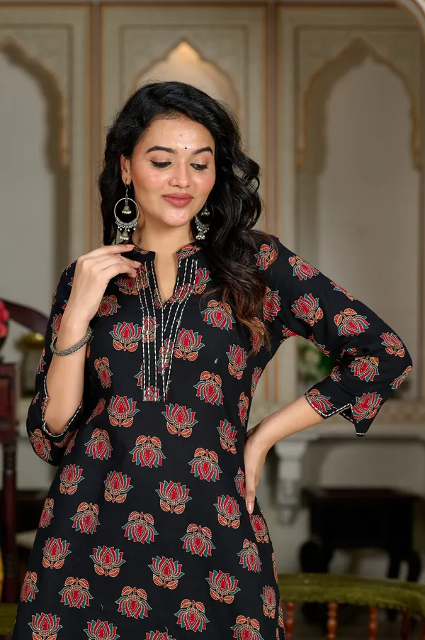 Black_Floral_Printed_Cotton_Kurta_Set_For_Women_&_Girls