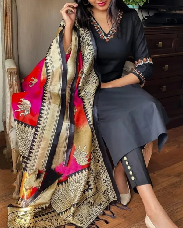 Elegant_Black_Silk_Blend_Suit_Set_With_Banarasi_Dupatta_For_Women_&_Girls